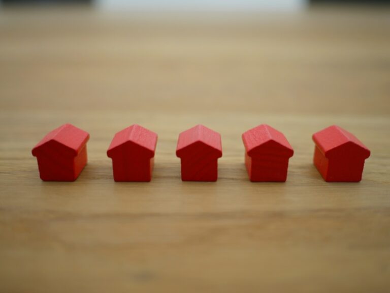 Die Entwicklung von Immobilienprojekten in der Schweiz: Was ist zu beachten?