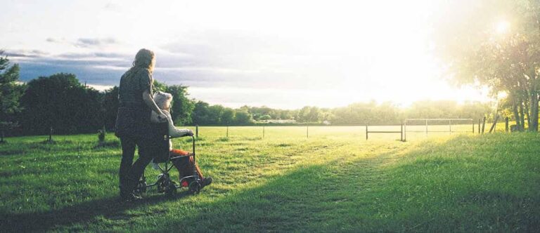 Was muss man über den Zugang zu spezialisierten Gesundheitsdiensten für Senioren in der Schweiz wissen?