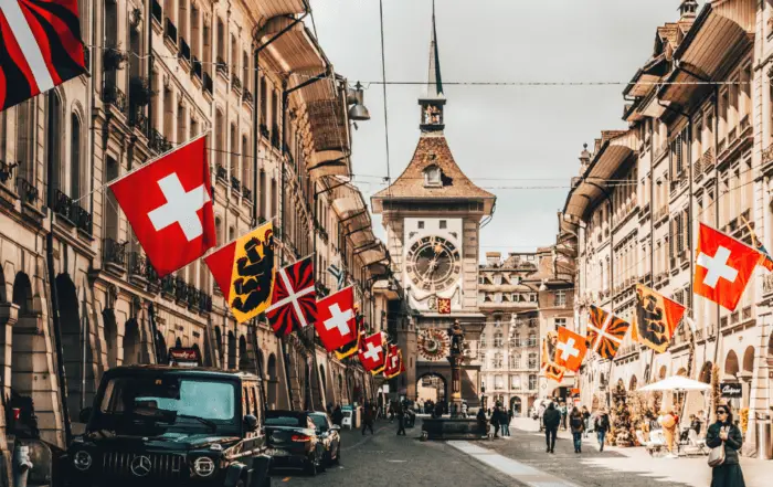 Welche rechtlichen Anforderungen gibt es für die Arbeitsaufnahme in der Schweiz für EU-Bürger?
