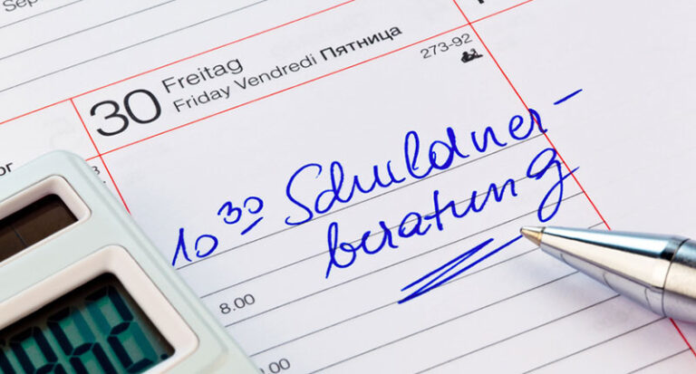 Welche Unterstützung gibt es für Sozialhilfebezüger mit Schulden?