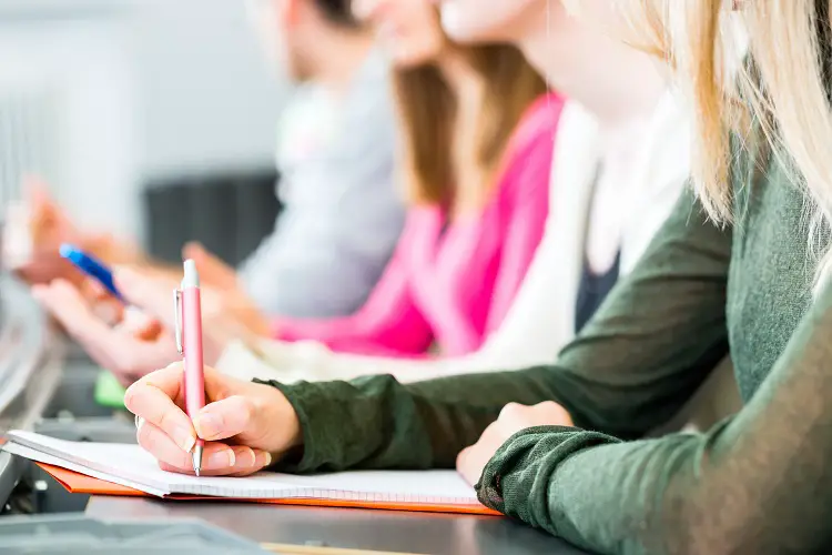 Die besten Tipps für Studierende, die während des Studiums in der Schweiz arbeiten möchten