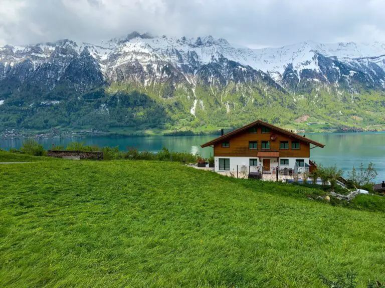 Immobilienverkauf in der Schweiz: Was sind die häufigsten Fallstricke und wie vermeidet man sie?