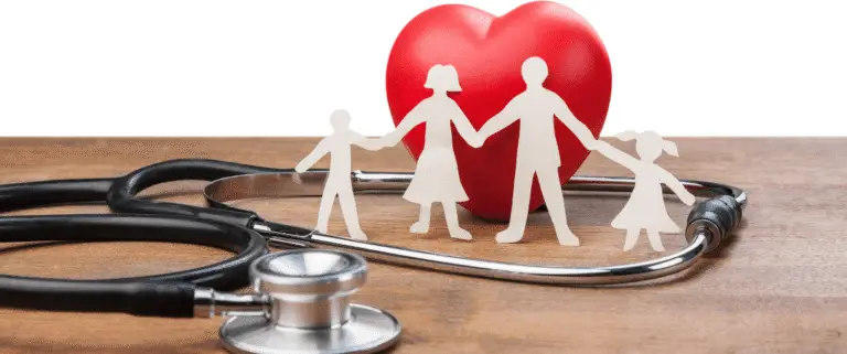 Wie findet man Krankenkassen, die spezialisierte Leistungen für Kinder anbieten?
