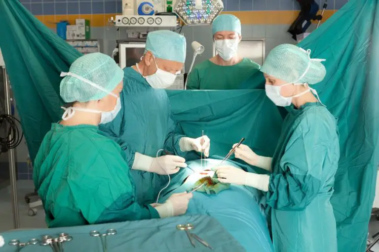 Wie funktioniert der Visumantrag für den Aufenthalt als Facharzt im Bereich Chirurgie in der Schweiz?