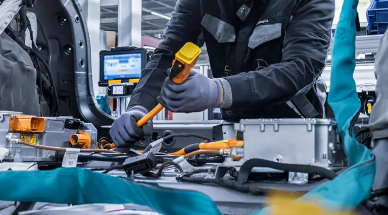 Berufsausbildung im Bereich Automobilindustrie in der Schweiz: Ein wachsender Sektor