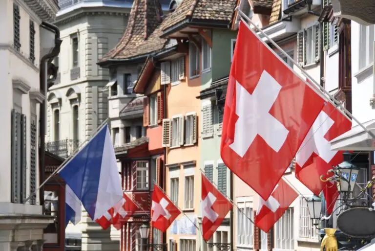 Schweizer Bürger werden: Der Weg zur Schweizer Staatsbürgerschaft