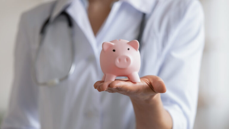 Seit wann ist die Krankenkasse in der Schweiz obligatorisch?