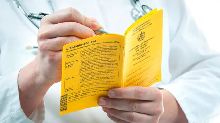 Welche Krankenkassen bieten Rabatte bei seltenen Arztbesuchen?