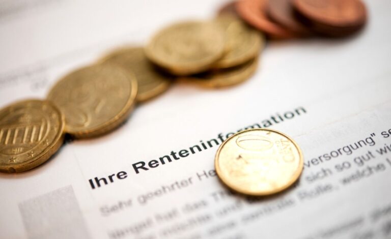 Welche Optionen gibt es, um Rentenlücken nach einer Scheidung zu schließen?
