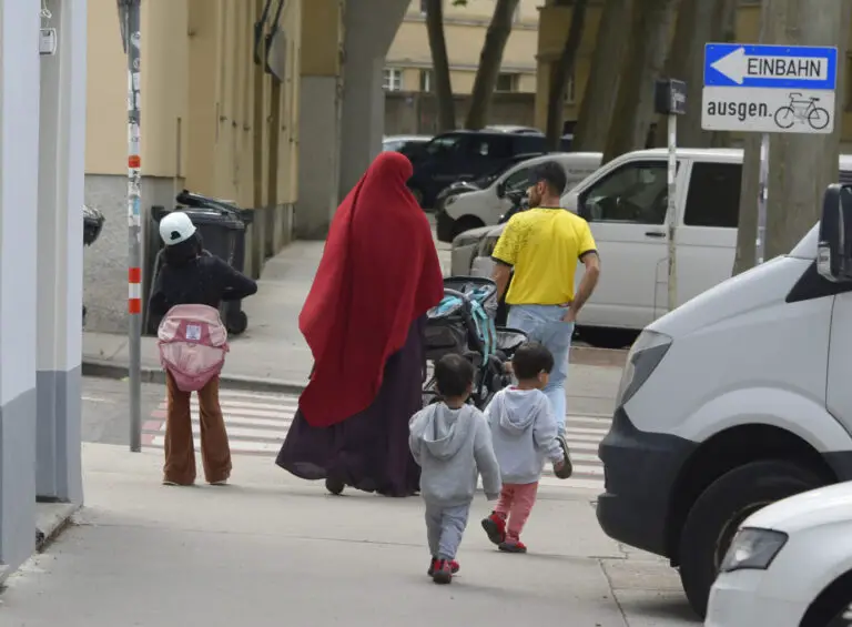 Welche Regelungen gelten bei der Sozialhilfe für Großfamilien?