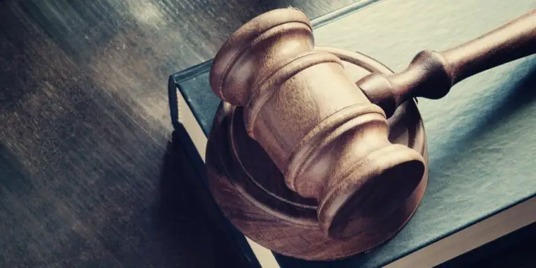 Welche Regelungen gibt es im Schweizer Recht zur Bekämpfung von Menschenhandel?