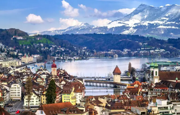 Welche Region in der Schweiz bietet die besten Renditen für Immobilieninvestoren?