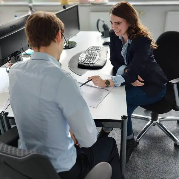 Welche Versicherungen sind notwendig, wenn man ein eigenes Unternehmen im Ausland führt?