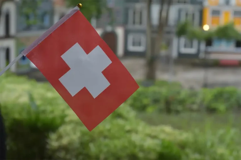 Wie beantragt man ein Visum für einen kurzen Aufenthalt in der Schweiz?