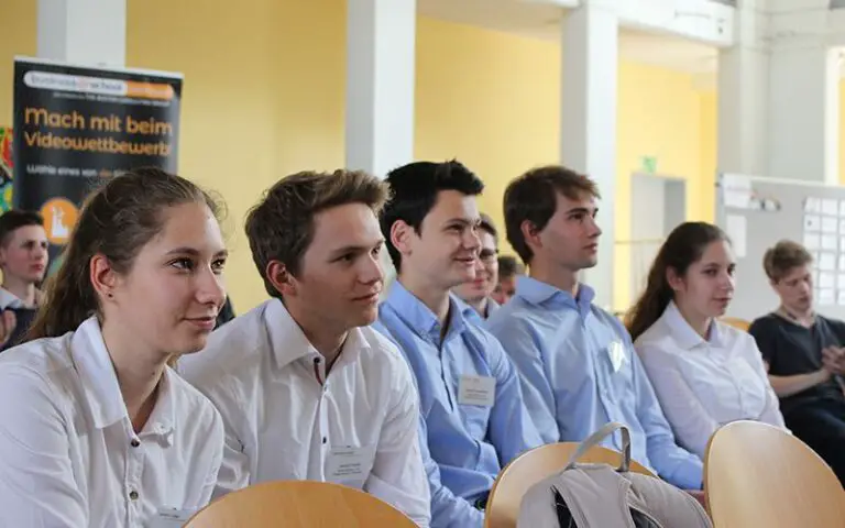 Wie die Schweiz internationale Studierende durch Bildungsinitiativen unterstützt