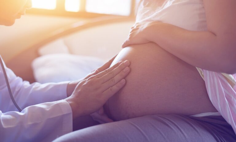 Wie funktioniert die Betreuung von Schwangeren im Schweizer Gesundheitssystem?