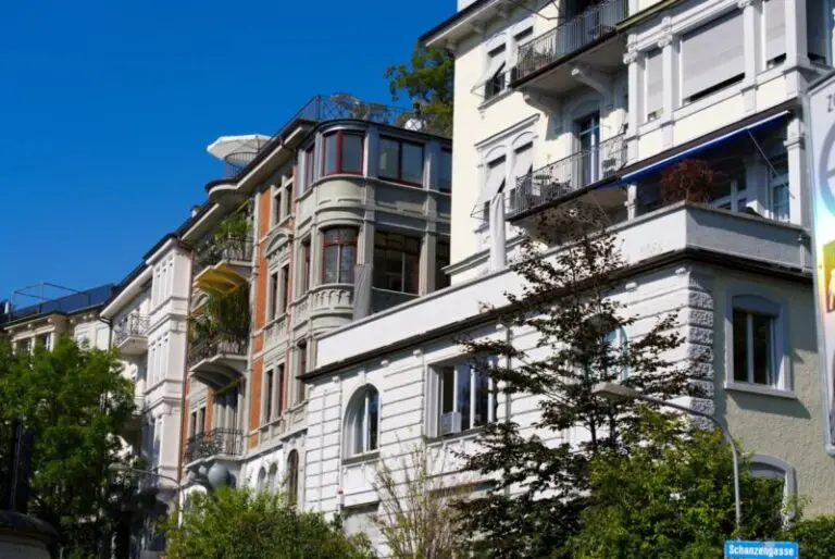 Wie kann man die Steuerlast bei einer Zweitwohnung in der Schweiz minimieren?