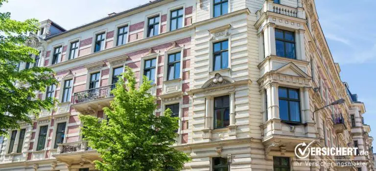 Wie optimiert man die Kosten einer Versicherung für ein großes Haus mit mehreren Wohnungen?
