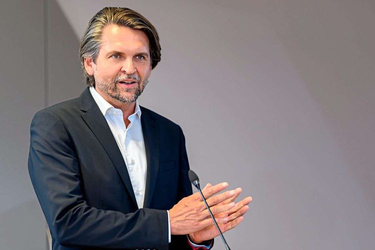 Wie optimiert man die Krankenkassenprämien nach einem Berufswechsel?