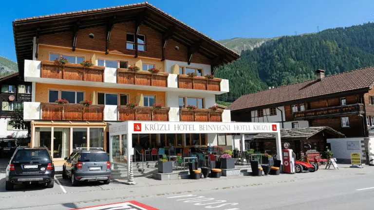Wie optimiert man die Versicherungsbeiträge für internationale Reisen für Geschäftsinhaber in der Schweiz?