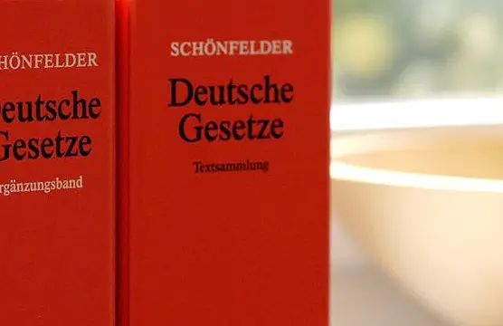 Wie schützt das Schweizer Recht die Rechte von Alleinerziehenden im Familienrecht?