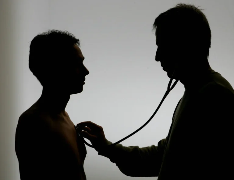 Wie unterscheiden sich Krankenkassenprämien für Männer und Frauen?